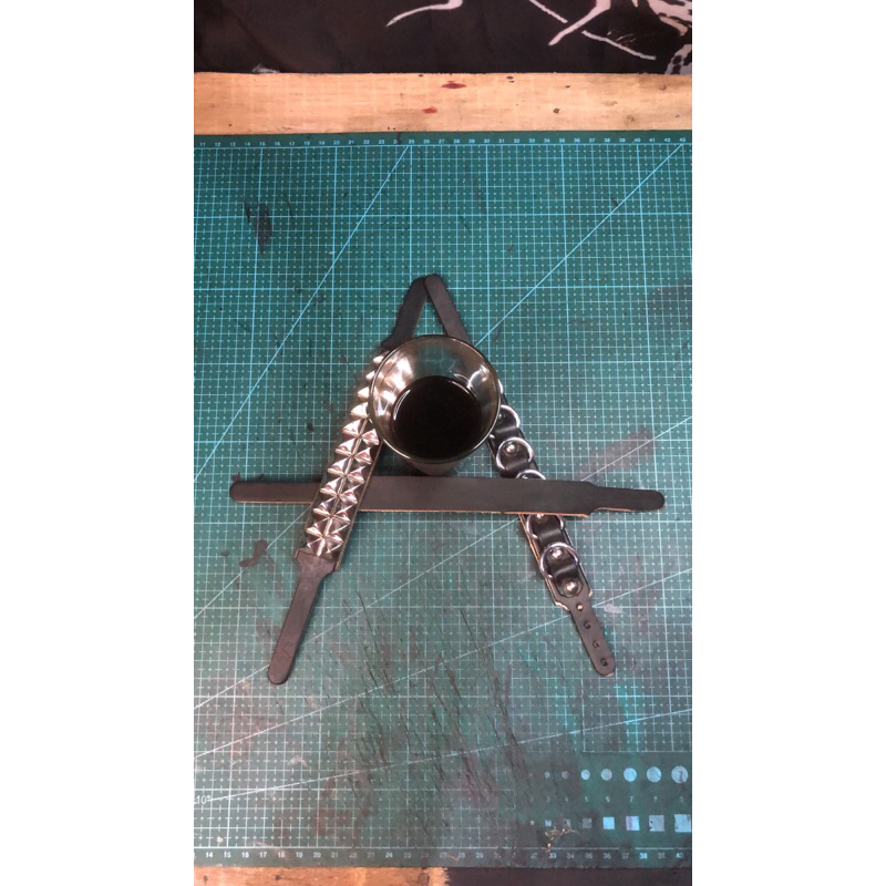 Gelang Kulit studs pyramid 2 baris