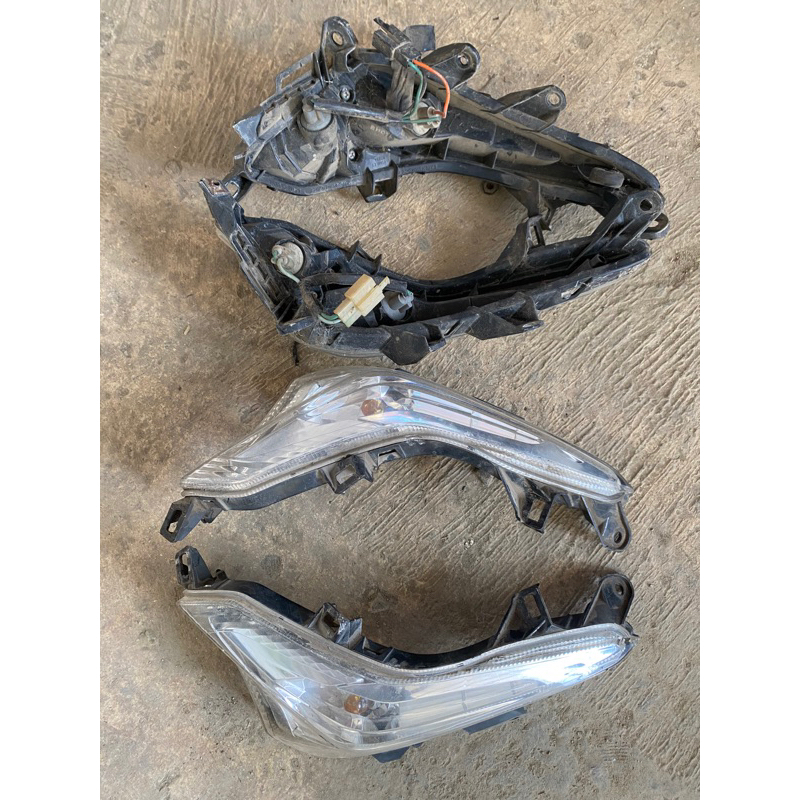 Lampu Sen Assy Depan Supra X 125 Helm In / Lampu Sein Depan Supra X 125 Helmin oribinal copotan utuh