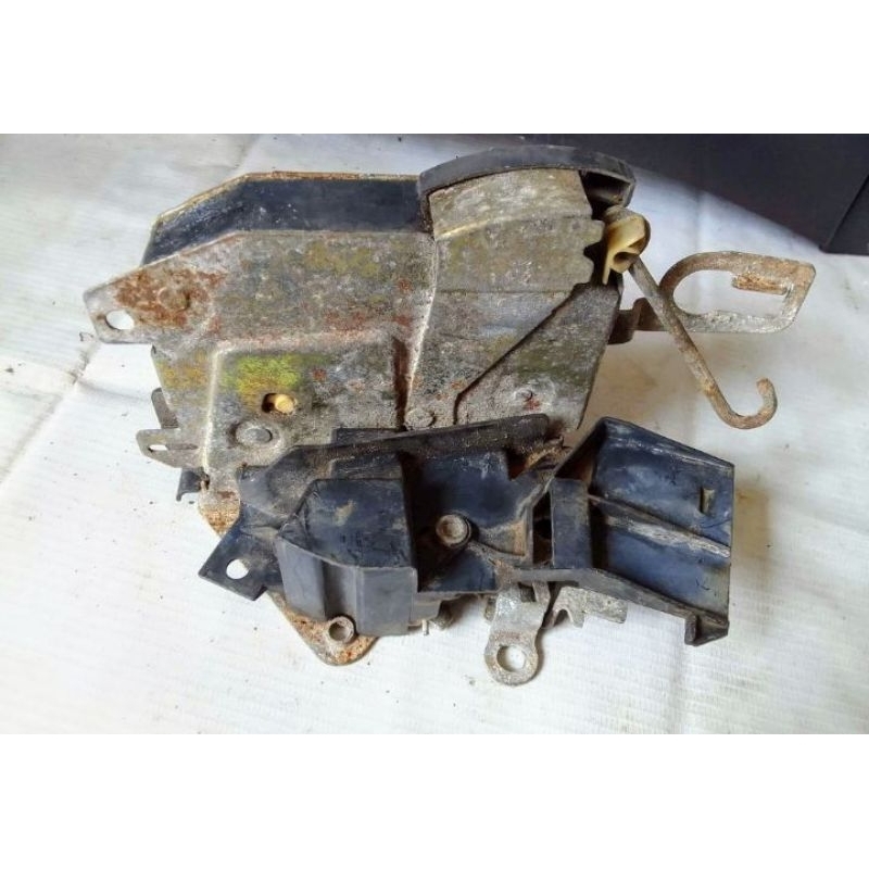 door lock kunci pintu BMW e36