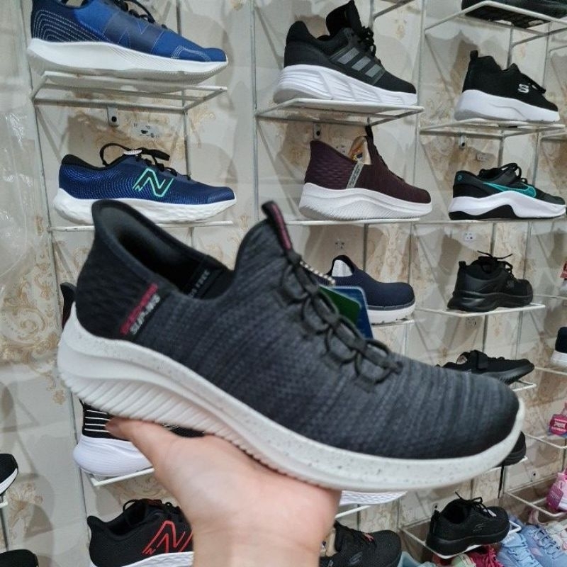 Sepatu Skechers 200 slip on size 36 SALE