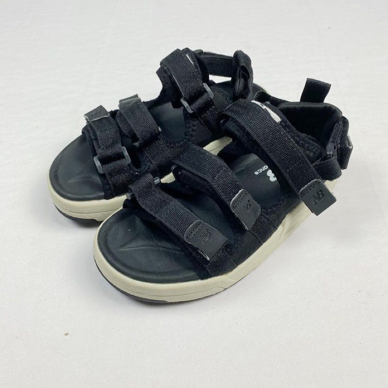 sendal NEW BALANCE