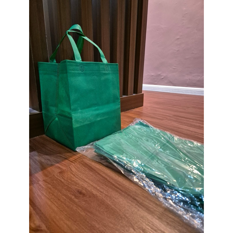 

GOODIE BAG/ HBPA / TAS SPUNBOND / TOTEBAG 24x30x22cm (HBPA Dus Box)