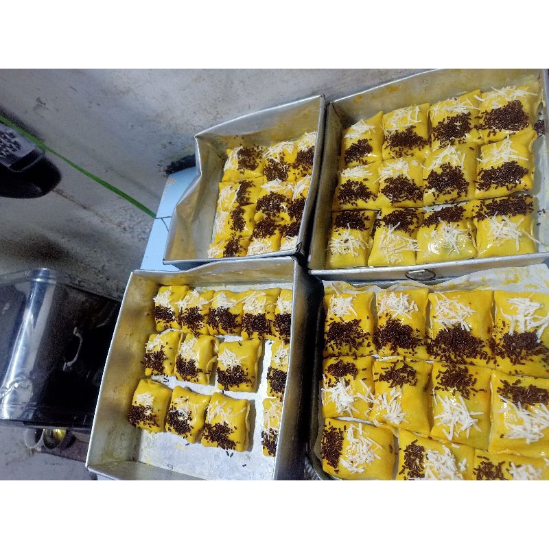 

bolen panas pisang coklat keju