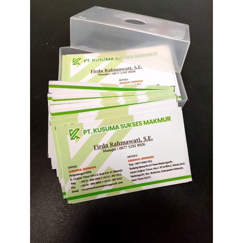 

kartu nama bahan ARt paper 260 2 sisi tanpa laminasi