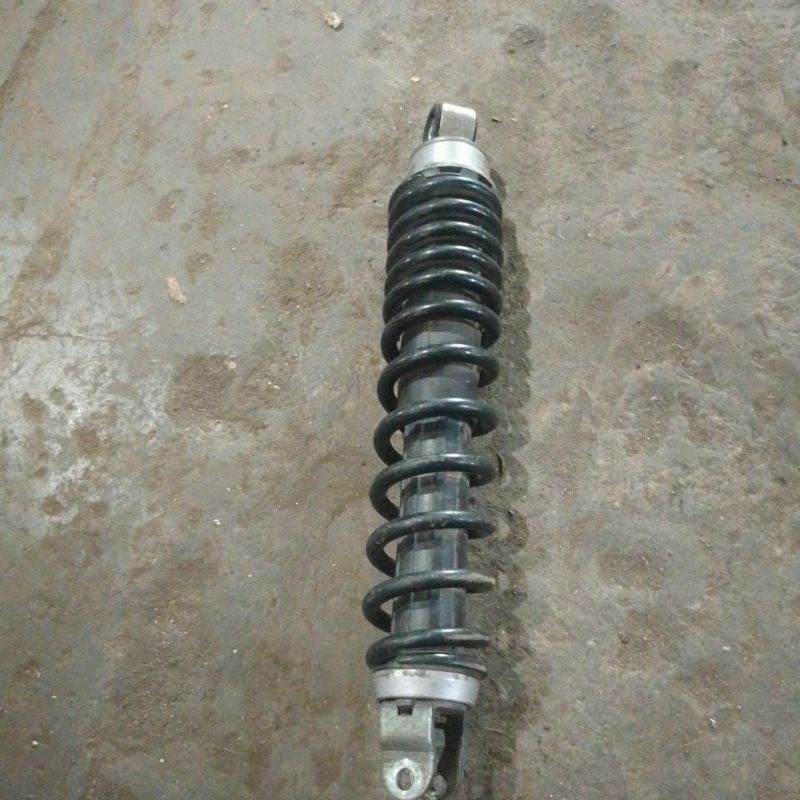 shock motor Honda Vario 125 bekas copotan original siap pakai tidak jedak