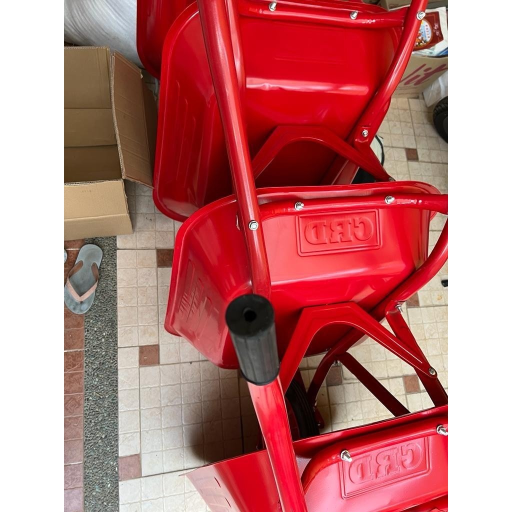 Gerobak Dorong Merah Angkong Roda