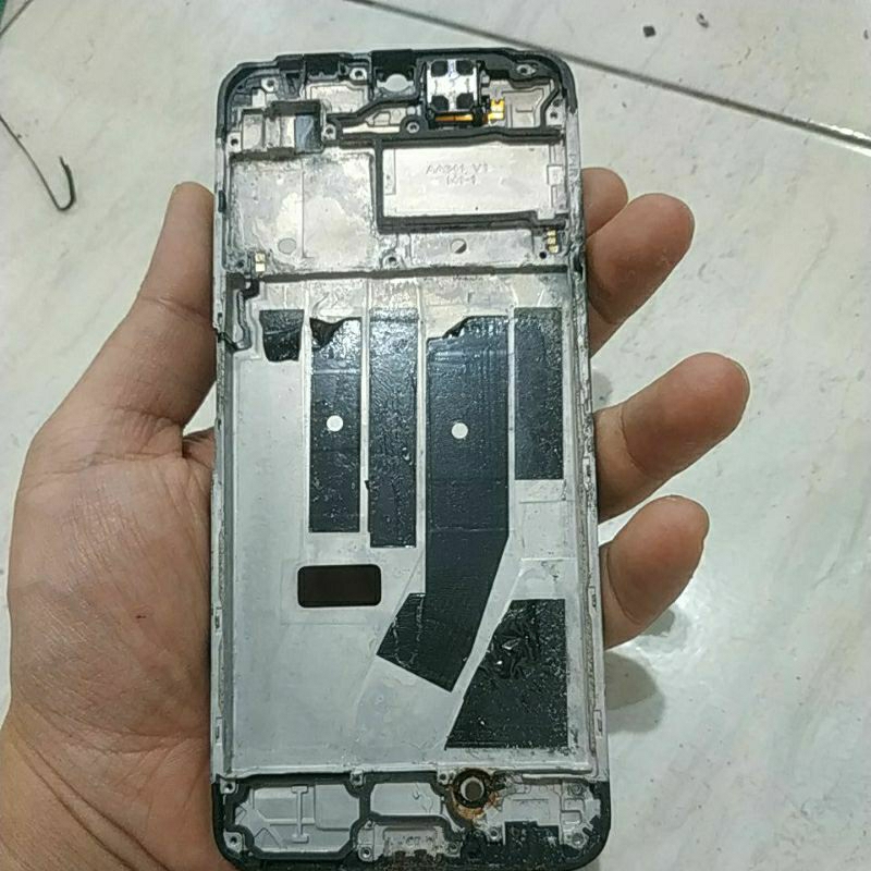 frame bekas Oppo a57/a77s masih ada flexible on off volume,dapat sesuai gambar