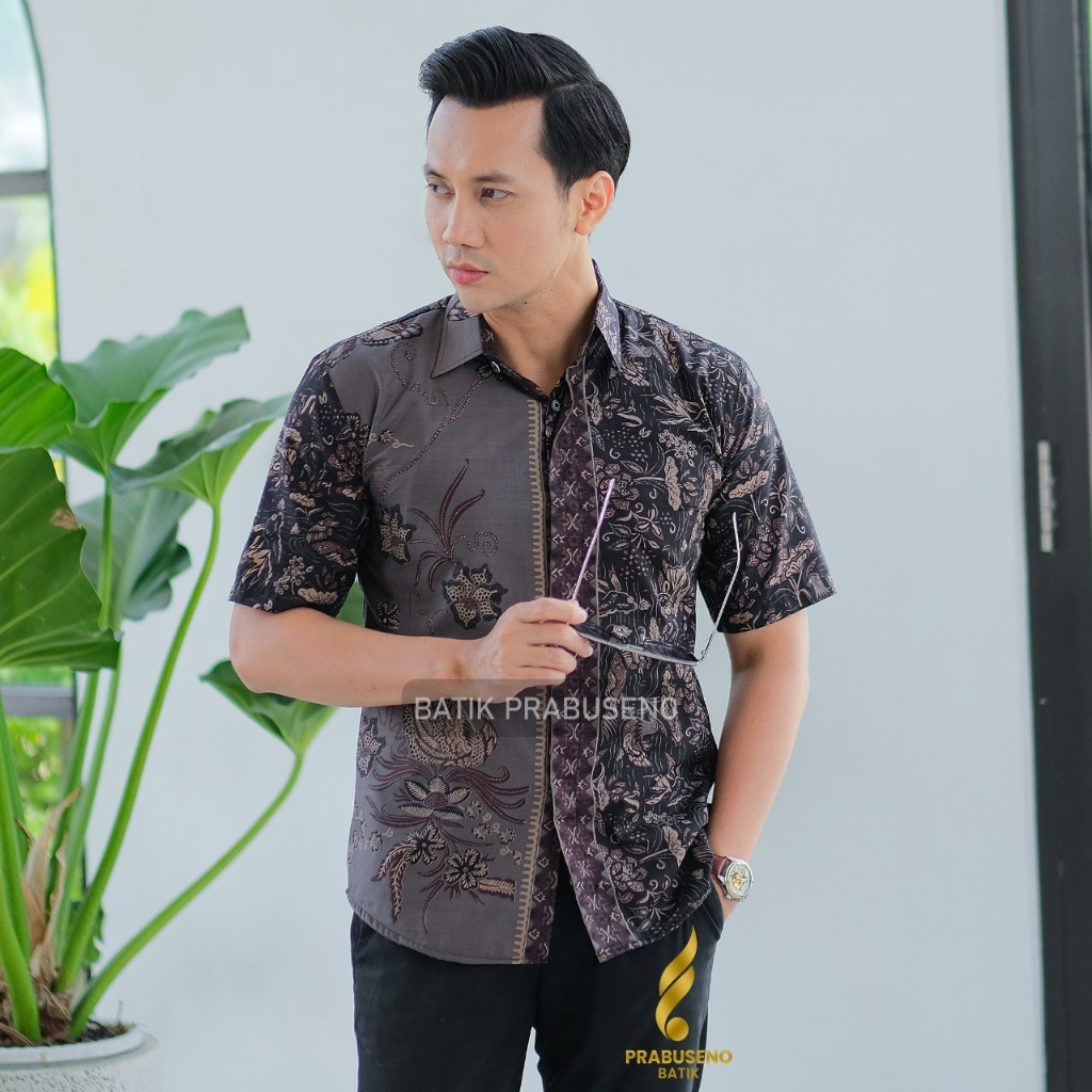 Batik Prabuseno – Batik Pria Motif Ravindra Lengan Pendek Slim Fit Batik Kerja Batik Kantor