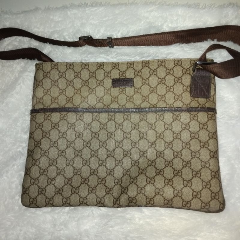Gucci GG Slingbag - Tas Cowok