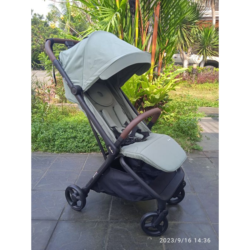 Sewa Stroller Cocolatte Chic Autofold