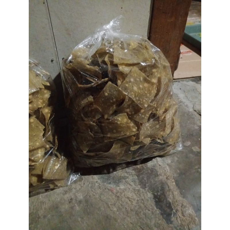 

kerupuk kedelai cap 64| kemasan 300 gram.