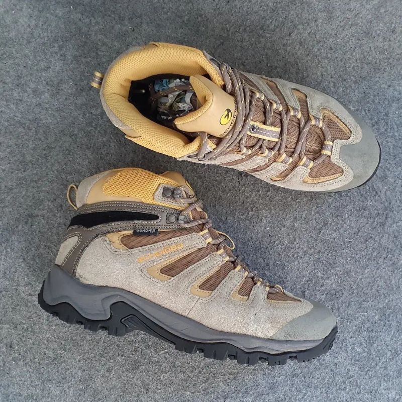 sepatu gunung ECHOROBA