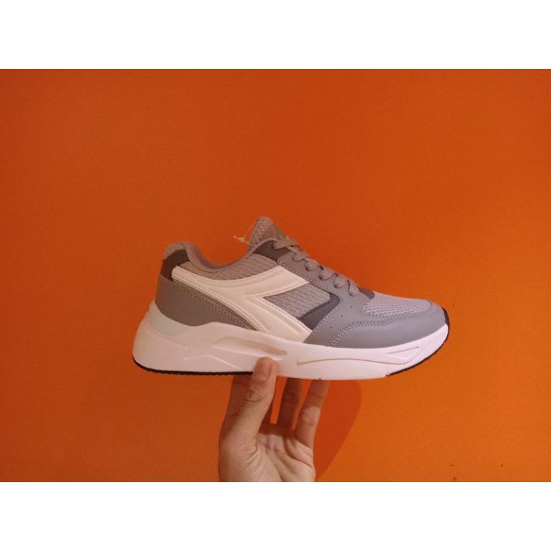 Sneakers wanita sepatu Diadora original/Diadora Mandison women's sneakers shoes -Grey