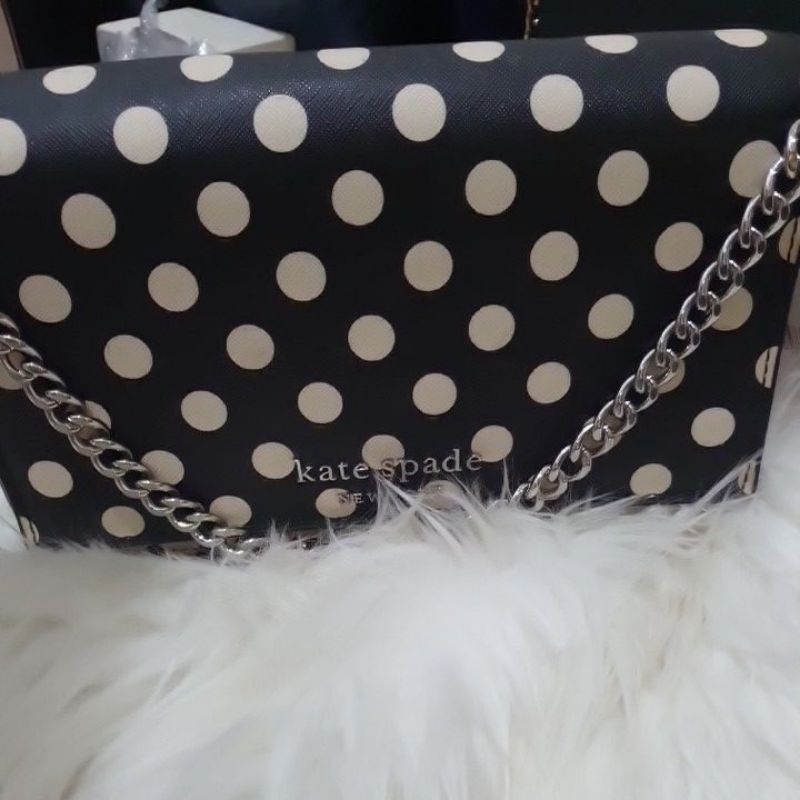 Tas Kate spade sling bag chain crossbody polkadot black and white
