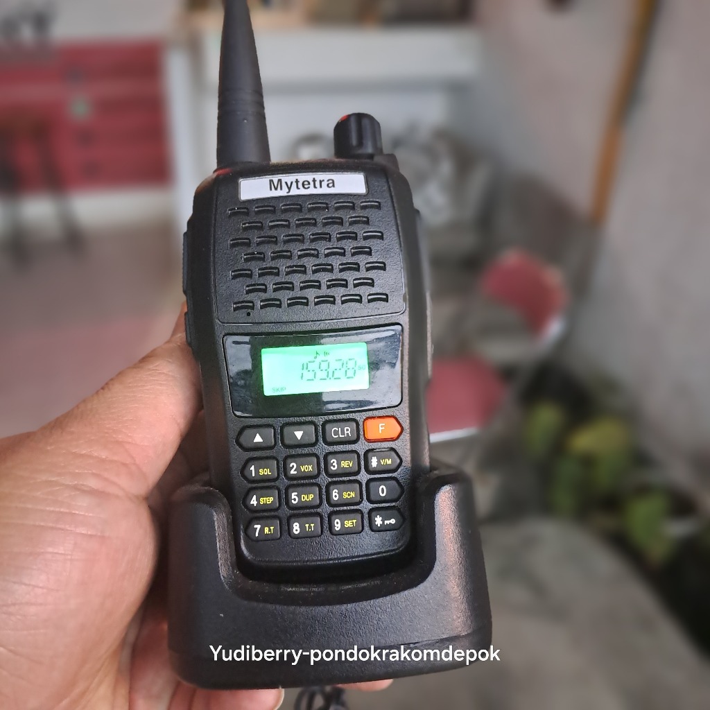 HT MYTETRA MYT-V77 BEKAS FREKUENSI VHF 136 MHZ SD 175 MHZ MYTETRA V77 MULUS KONDISI TX DAN RX NORMAL