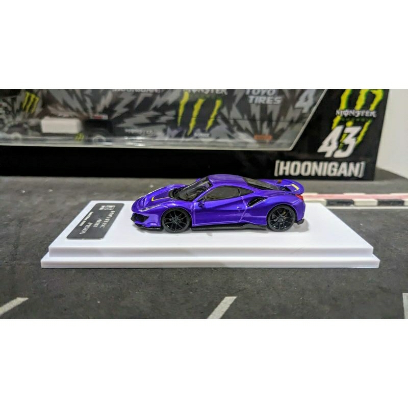 Diecast DCM Ferrari Novitec 488 Pista Purple