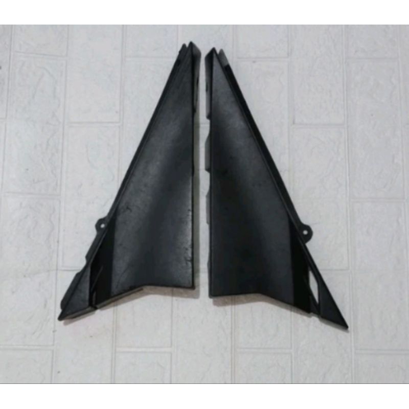 cover aki sambungan body yamaha vixion new bekas ori