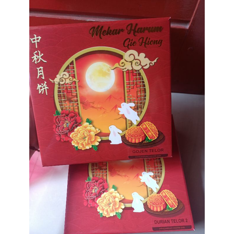 

Moon Cake Mekar Harum Gie Hiong Medan 1 kotak isi 4pcs NON HALAL