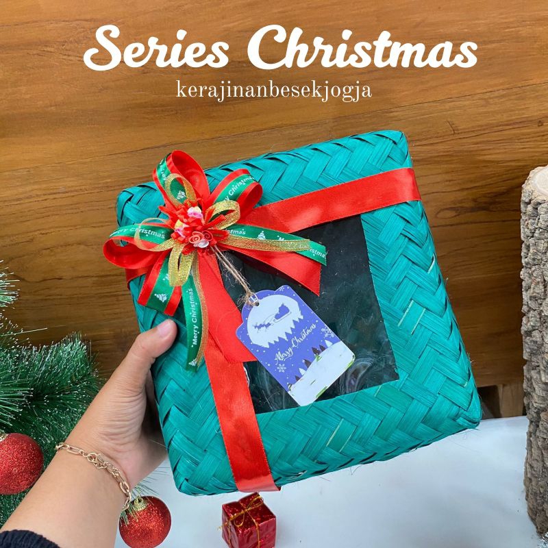 

NATAL SERIES | BESEK WARNA MIKA PITA FREE HANGTAG | besek makanan bingkisan hampera besek nasi besek jogja hampers