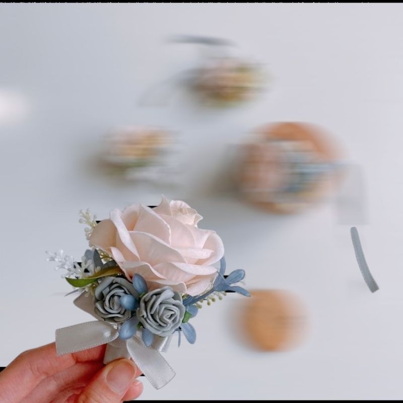 peach blush pale pink salem soft blue biru grey abu silver boutinniere bunga jas pengantin wedding g