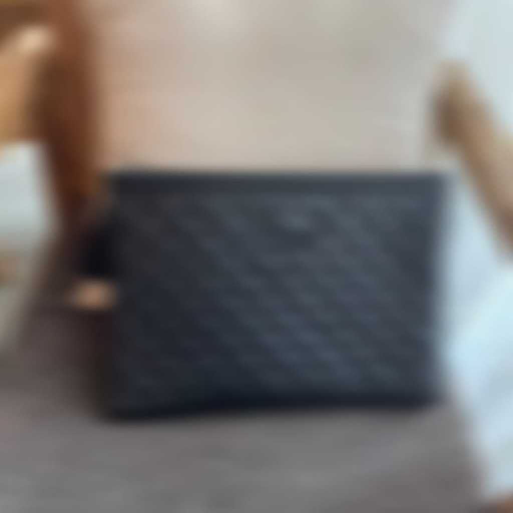 TOR  64524 FLEMING SOFT DISTRESSED POUCH BLACK