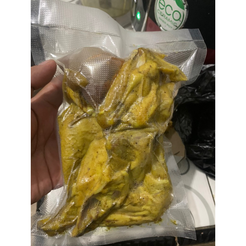 

Ayam pejantan ungkep bumbu kuning beyfood