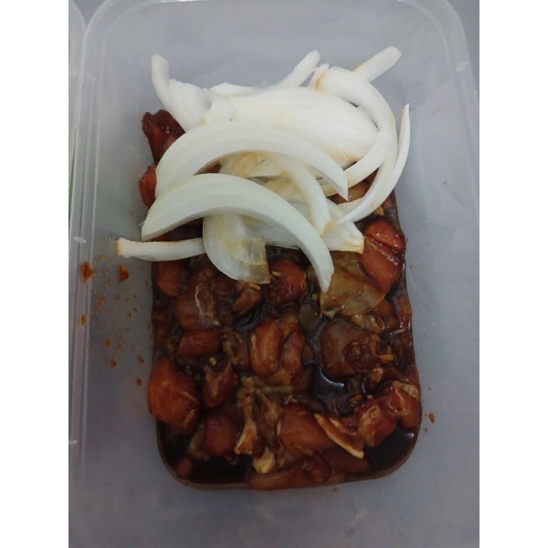 

Ayam marinasi teriyaki dan yakiniku 500gr (include bawang bombay dan paprika)