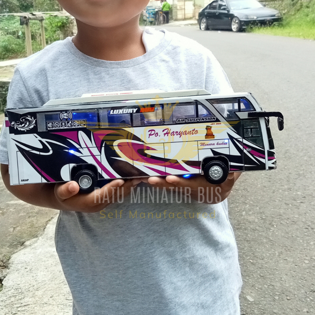 Miniatur Bus PO Haryanto Ungu Putih