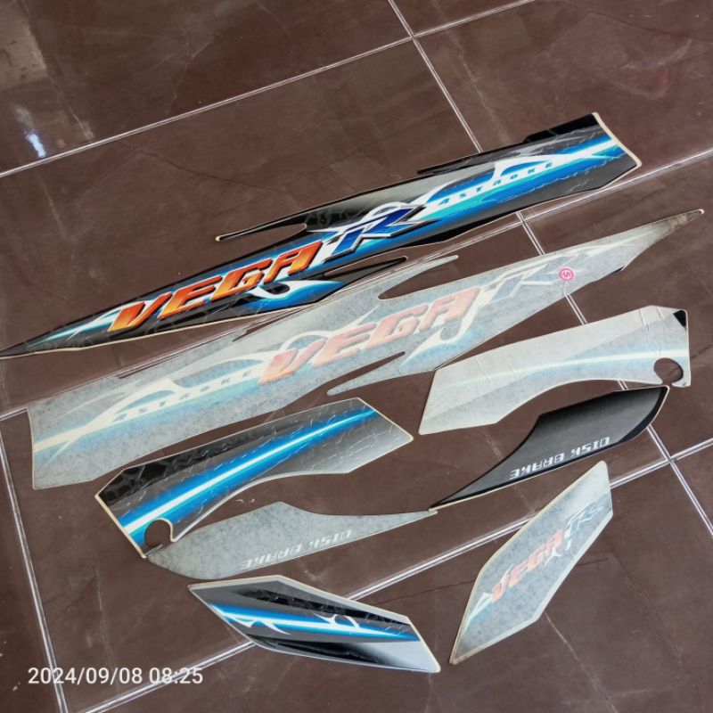 striping stiker full body Vega R new silver hitam 2007