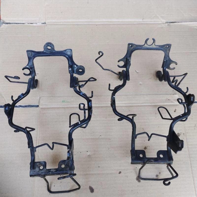 breket lampu depan byson karbu original / kedudukan lampu byson