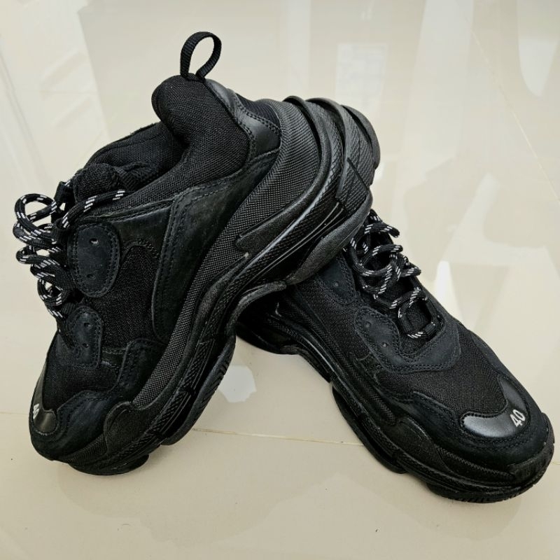 Sepatu Second Branded Balenciaga Triple S Size 40 insole 25,5cm