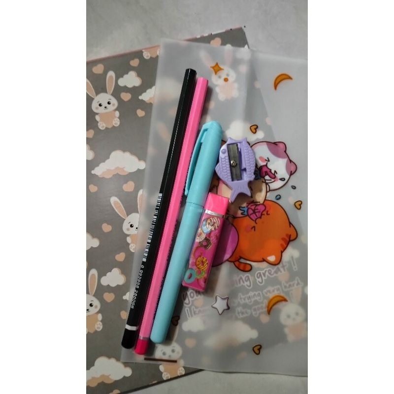 

1 set alat tulis lengkap