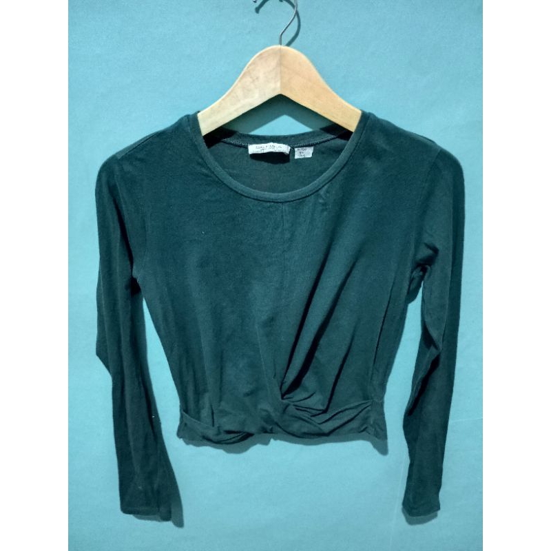 Atasan Crop Wanita Lengan Panjang