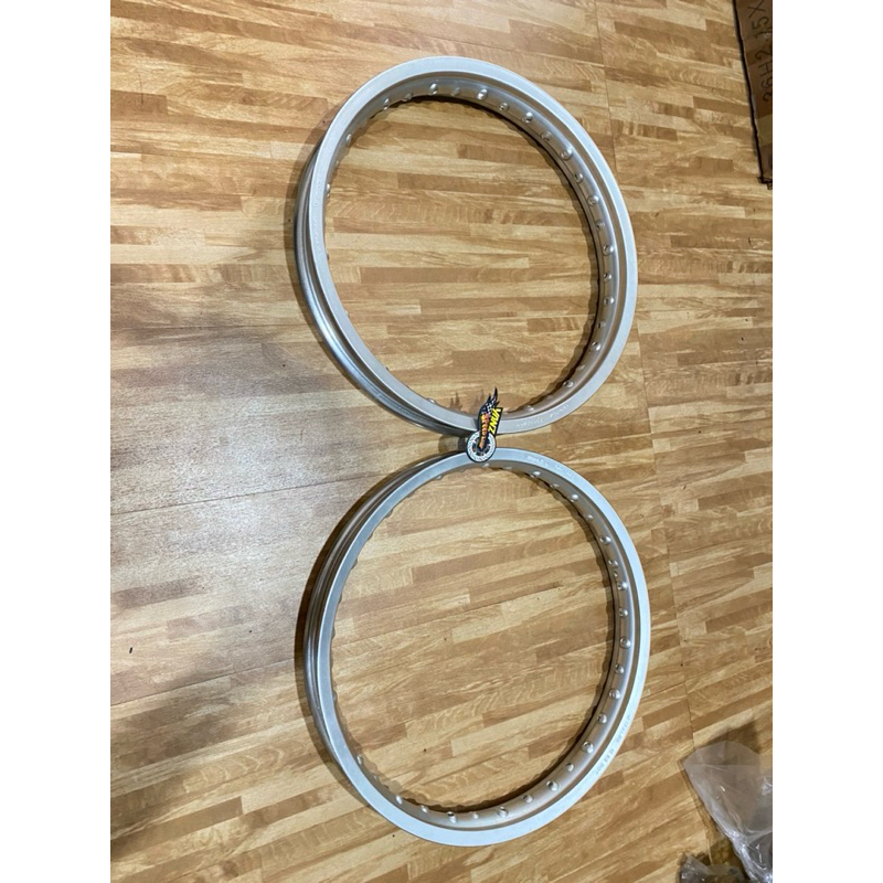 Velg Comstar Silver 17x185-160 NOS