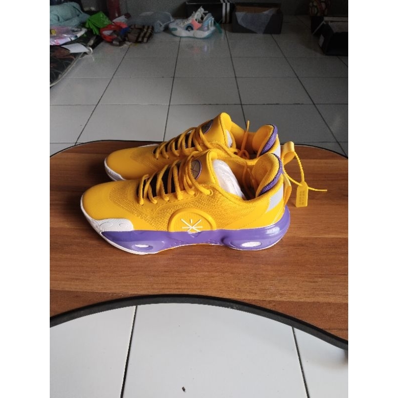 Sepatu Basket Way Of Wade Premium