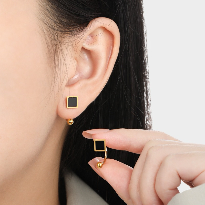 Anting Titanium Black Square Sepasang Anti Karat Korea Fashion Style