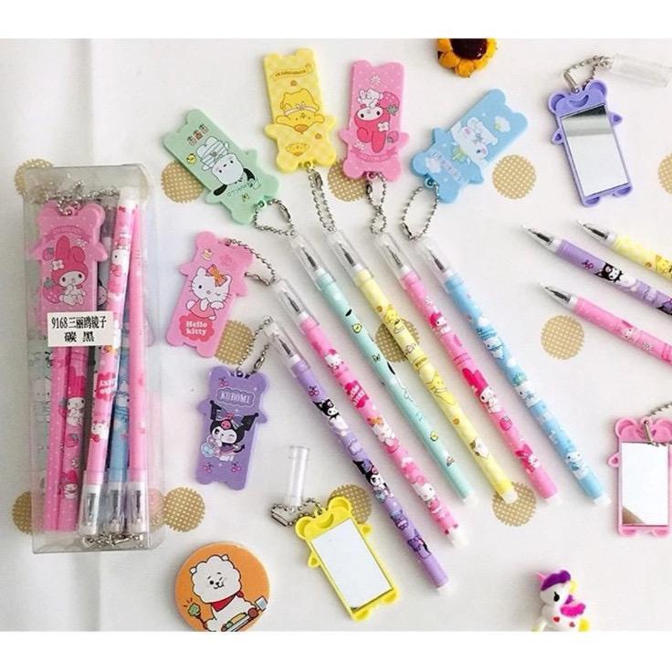 

DISKON SPESIAL 1BOX 12PCS PULPEN GEL GANTUNGAN KACA SISIR SANRIO LOTSO PEN CERMIN SANRIO KUROMI MELODI LOTSO