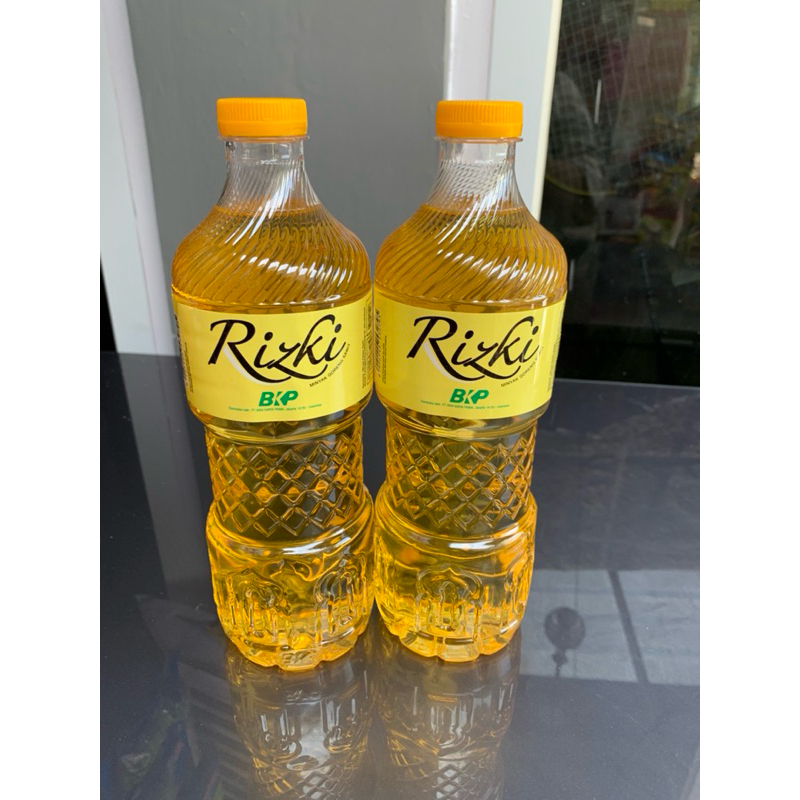 

minyak Rizki 1 krat isi 12 pcs 850ml (harga 1 pcs)