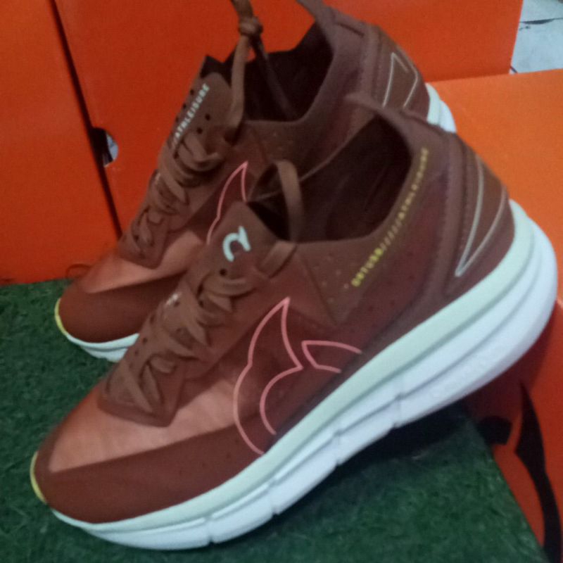 sepatu Runing Ortus seight REIGN (100% ORIGINAL)