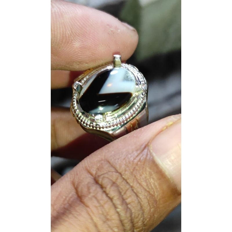 calsidony junjung derajat merah