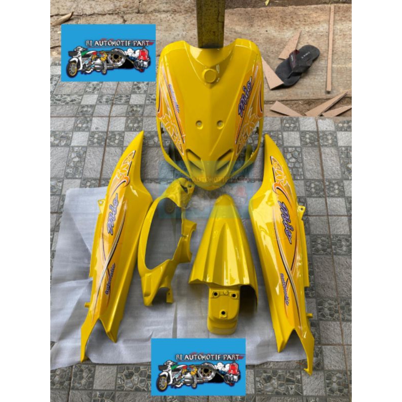 COVER BODY HALUS YAMAHA MIO SPORTY WARNA KUNING STRIPING BUNGA