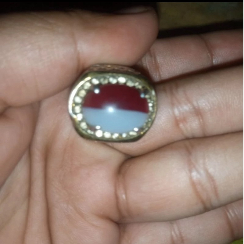 cincin batu merah putih (langka)
