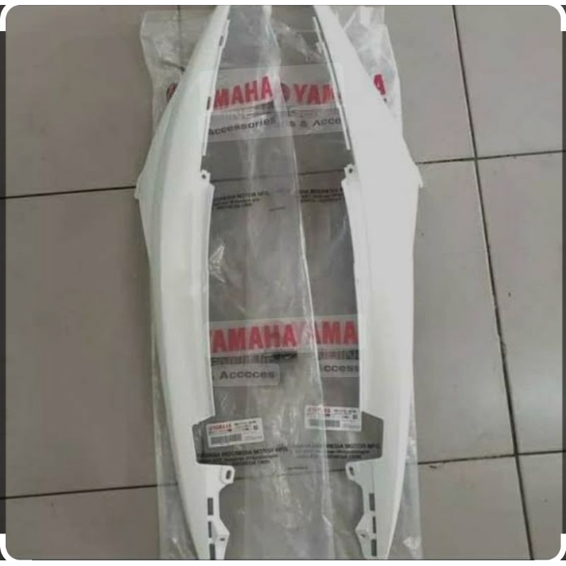 COVER BODY BELAKANG SET YAMAHA XEON KARBU , XEON RC , GT125 ORIGINAL PUTIH