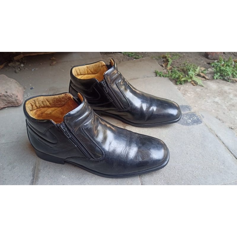 sepatu pantofel semi boots resleting kulit kangaroo 42 second