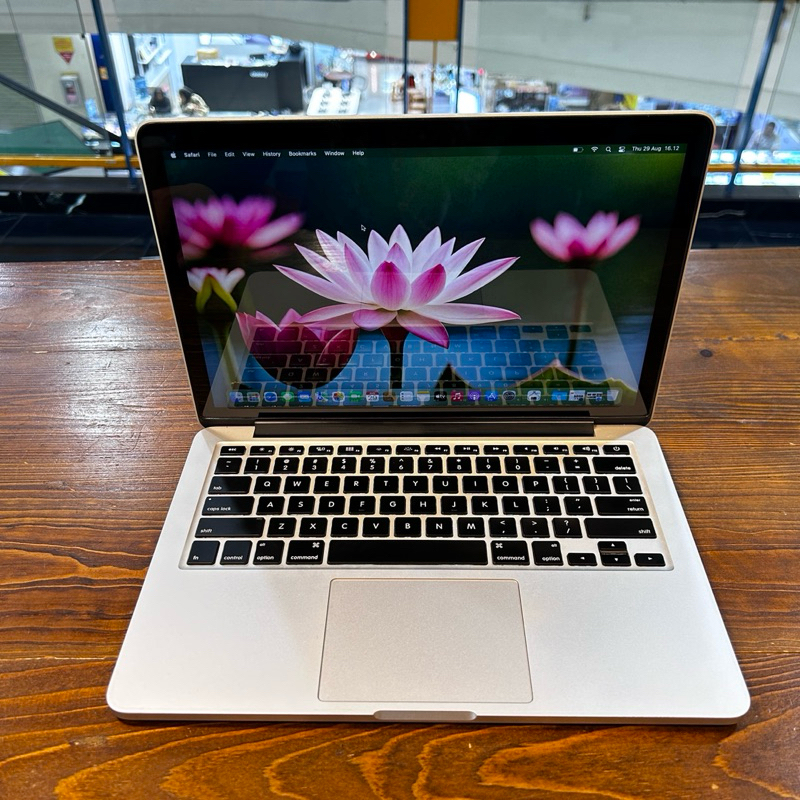 macbook Pro retina 13inch 2015 i7 16/256