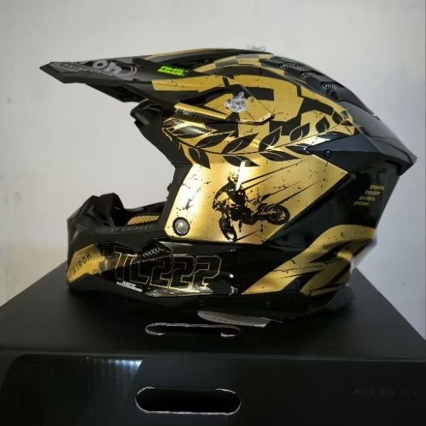 2024 Airoh Aviator 3 TC222 Full-Carbon The Legend Antony Cairoli Original 100%