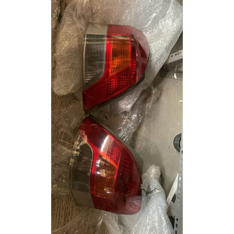 lampu belakang yaris 2011