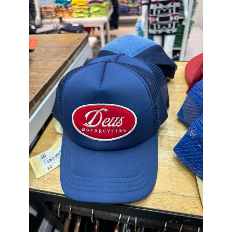 TOPI PRIA DEUS EX MACHINA ORIGINAL