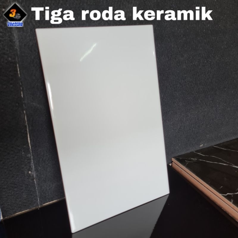 keramik dinding putih polos 25x40/keramik putih polos/keramik kamar mandi putih/keramik dinding dapu