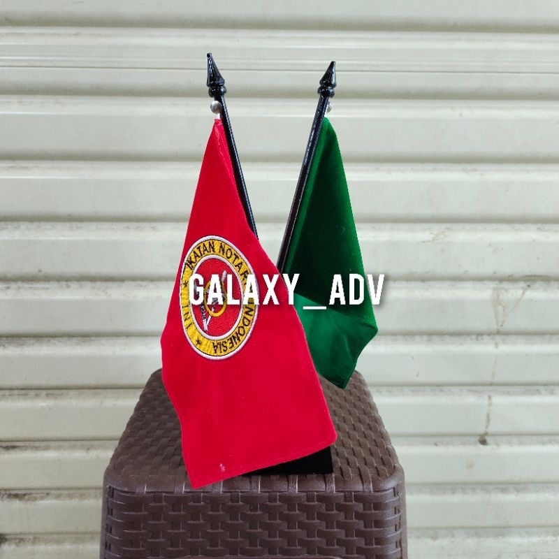 

bendera meja NOTARIS IPPAT bordir + tiang silang kayu